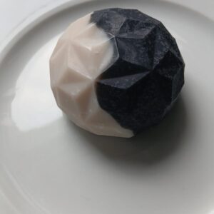 Éclat Noir – Savon ménager solide multi-usage